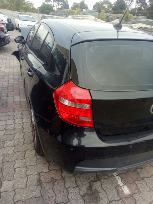 2009 BMW 1 SERIES E87, HATCH, NON LED TYPE, 03/07-12/13 63217164956 RIGHT TAILLIGHT