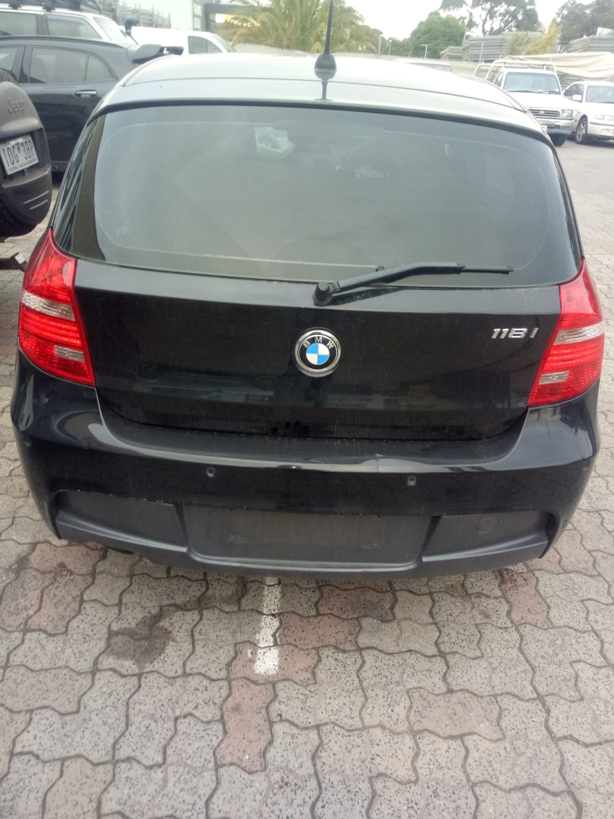 2009 BMW 1 SERIES E87, HATCH, 10/04-09/11 41517191012 LEFT FRONT DOOR WINDOW