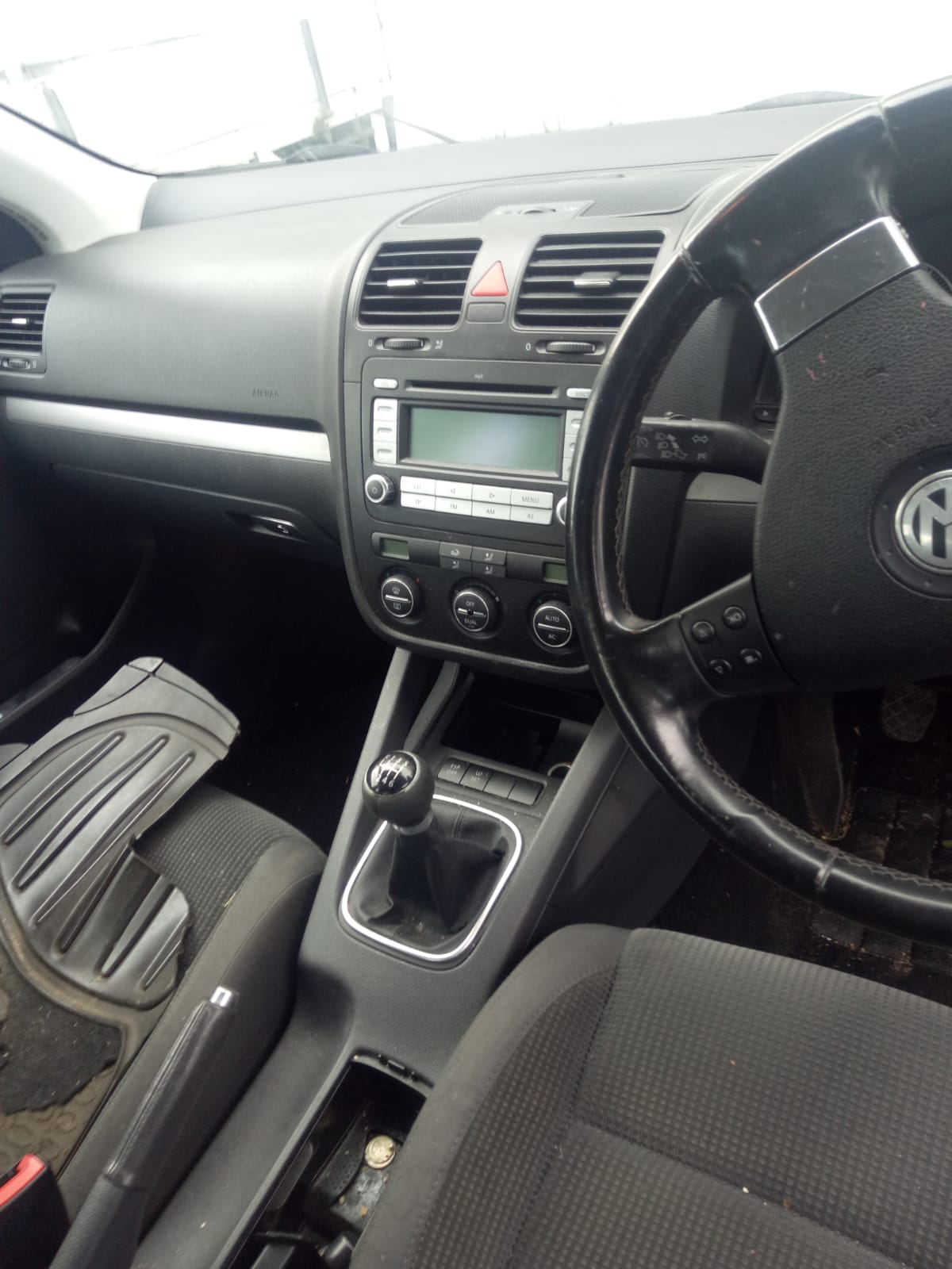 2008 VOLKSWAGEN JETTA 1KM, STD TYPE, CHROME REFLECTOR, 02/06-07/11 1K6941006Q RIGHT HEADLAMP