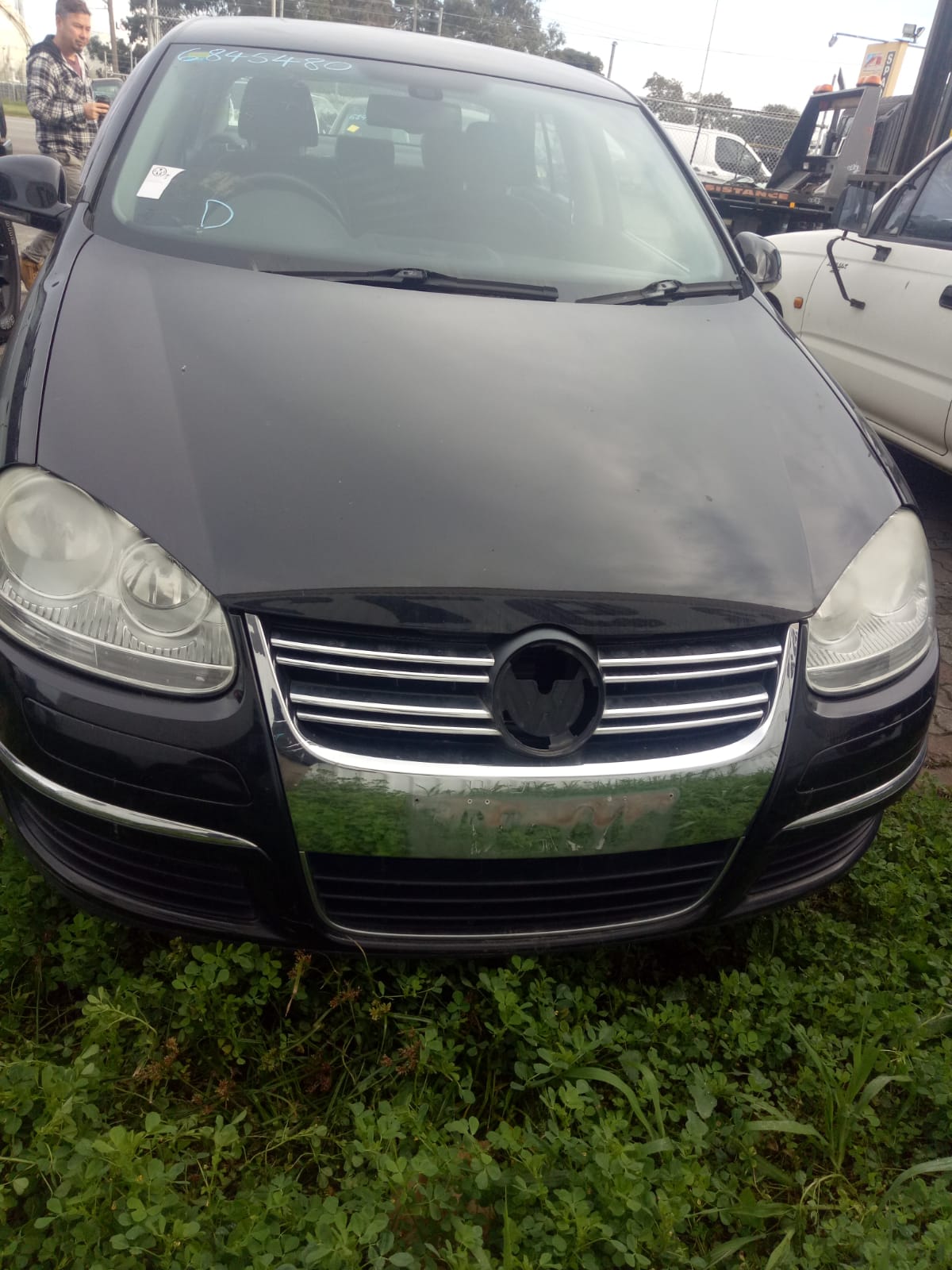 2008 VOLKSWAGEN JETTA 1KM, STD TYPE, CHROME REFLECTOR, 02/06-07/11 1K6941006Q RIGHT HEADLAMP