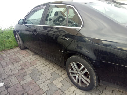 2008 VOLKSWAGEN JETTA 1KM, STD TYPE, CHROME REFLECTOR, 02/06-07/11 1K6941006Q RIGHT HEADLAMP