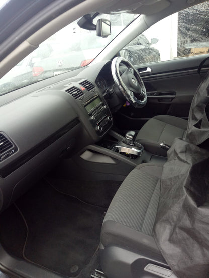 2009 VOLKSWAGEN JETTA STEERING WHEEL, 1KM, 02/06-07/11 1KM880201C  RIGHT AIRBAG