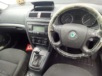 2008 SKODA OCTAVIA 1Z, LIFTBACK SEDAN/WAGON, 01/04-10/13 1Z0831055 LEFT FRONT DOOR