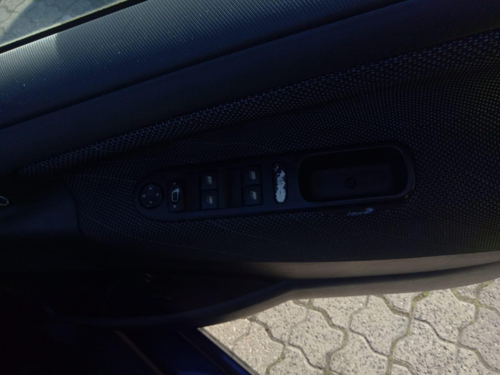 2007 PEUGEOT 207 A7, POWER, 5DR HATCH/WAGON, 2 PIN MOTOR TYPE, 03/07-12/12 9221X1 LEFT FRONT WINDOW REG MOTOR