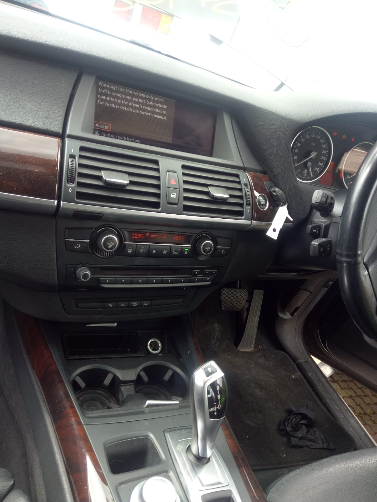 2008 BMW X5 HEAD UNIT, 6 DISC CD STACKER, E70, 03/07-08/13 65129230680 RADIO CD DVD SAT TV