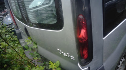 2005 RENAULT TRAFIC X83, 04/04-04/07 7701032015 RIGHT HEADLAMP