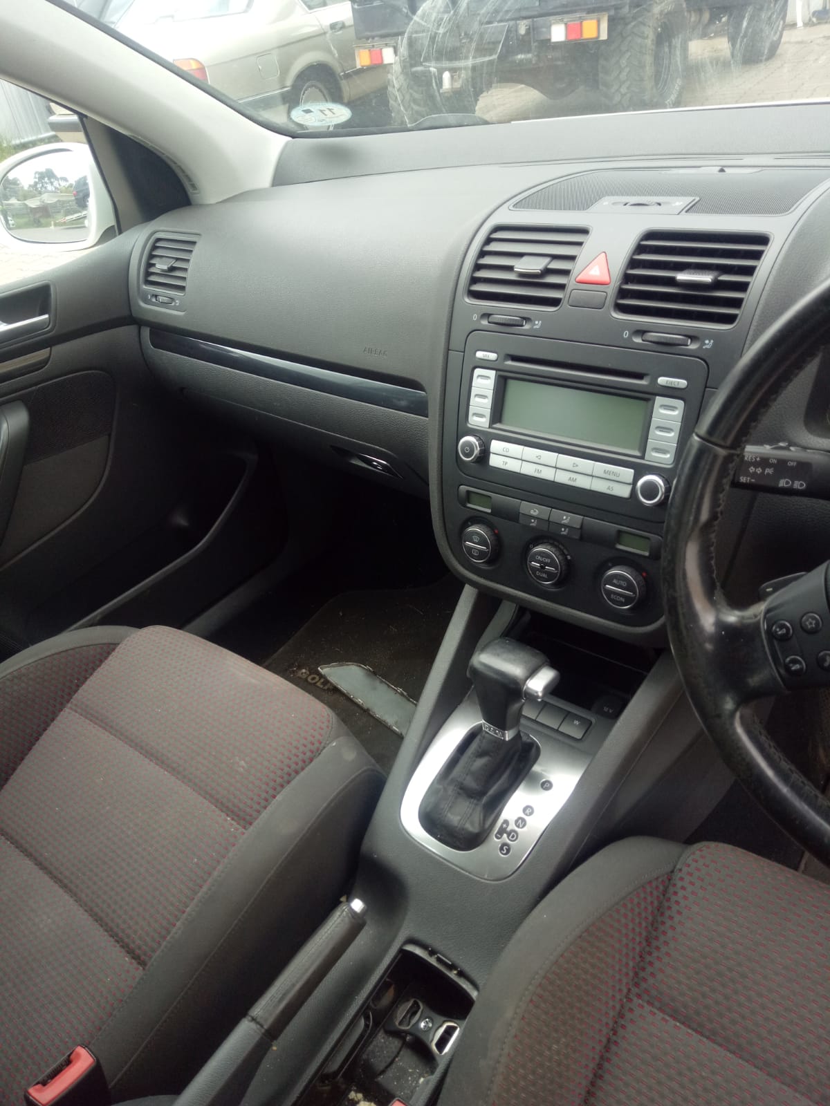 2007 VOLKSWAGEN GOLF GEN 5, HATCH, NON TINTED TYPE, 07/04-02/09 1K6945095AA LEFT TAILLIGHT