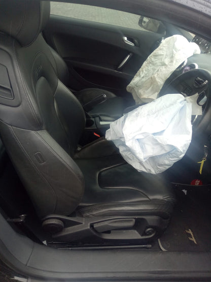 2010 AUDI TT 8J, 09/06-12/14  COURTESY LIGHT
