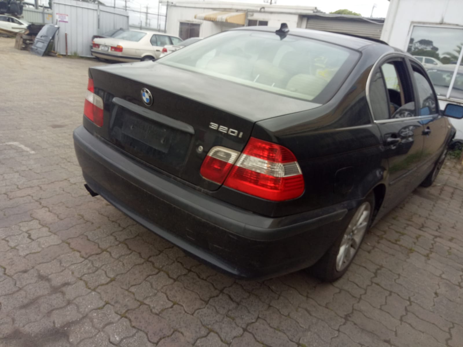 2004 BMW 3 SERIES E46, SEDAN, CLEAR FLASHER TYPE, 10/01-01/05 63216946535 LEFT TAILLIGHT