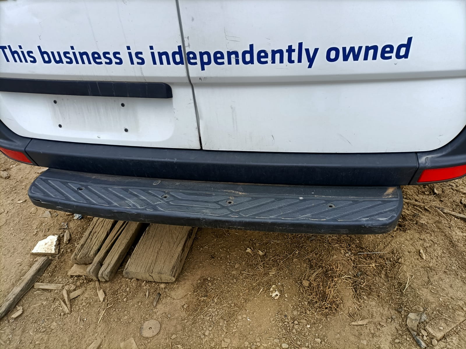 2014 MERCEDES SPRINTER VAN 10/06-04/18 A9068200456 HIGH LEVEL STOPLIGHT