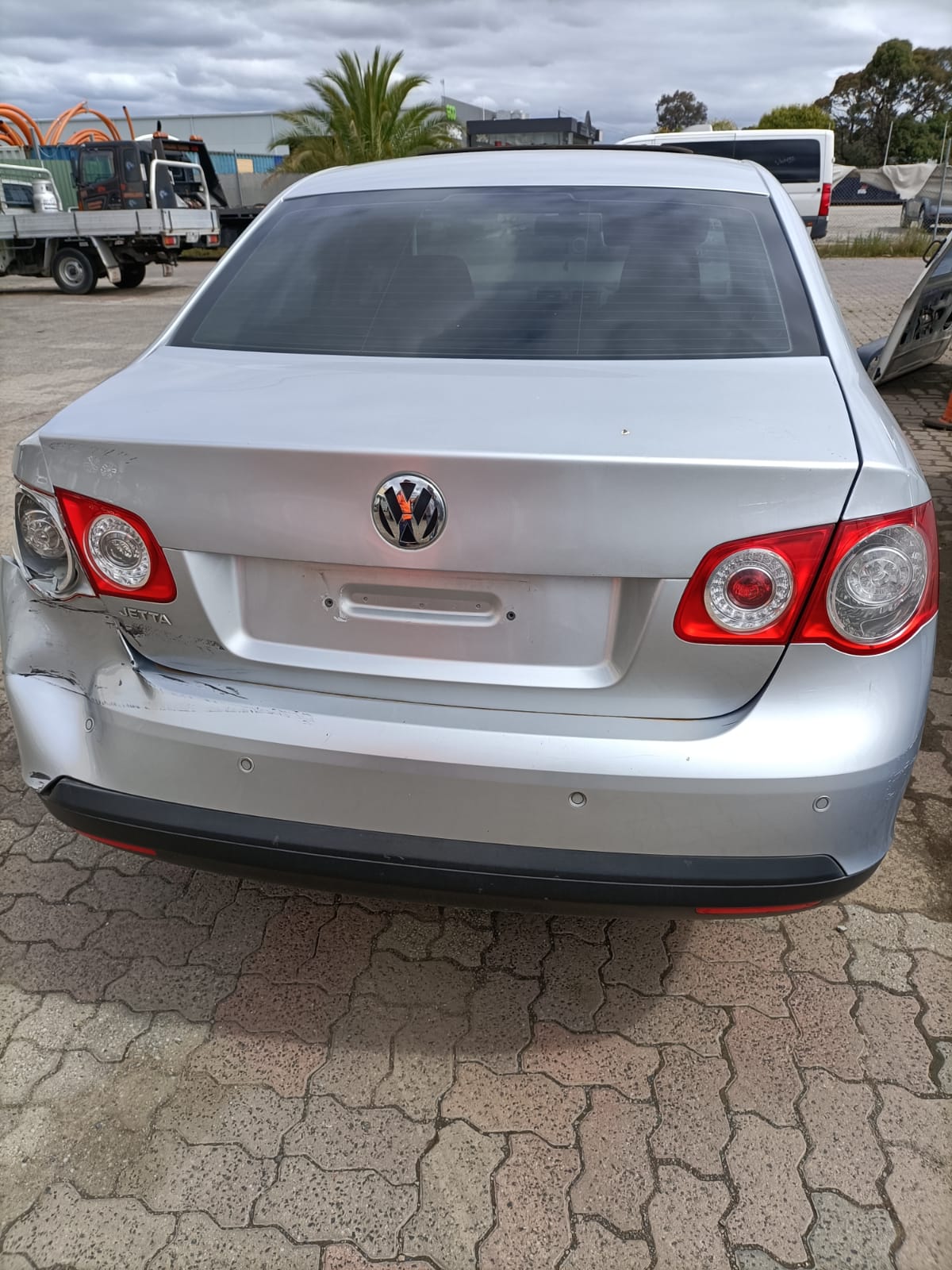 2008 VOLKSWAGEN JETTA 1KM, 02/06-07/11  LEFT FRONT WINDOW REG MOTOR