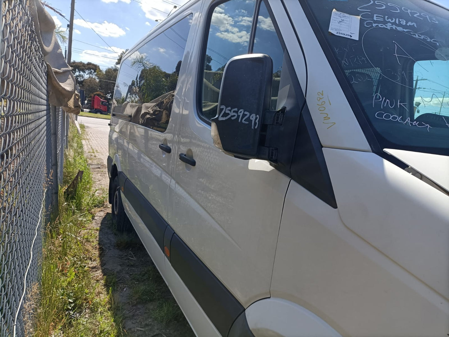 2012 VOLKSWAGEN CRAFTER RIGHT FRONT DOOR LOCK, 02/07-07/17 2E2837016B DOOR BOOT GATE LOCK