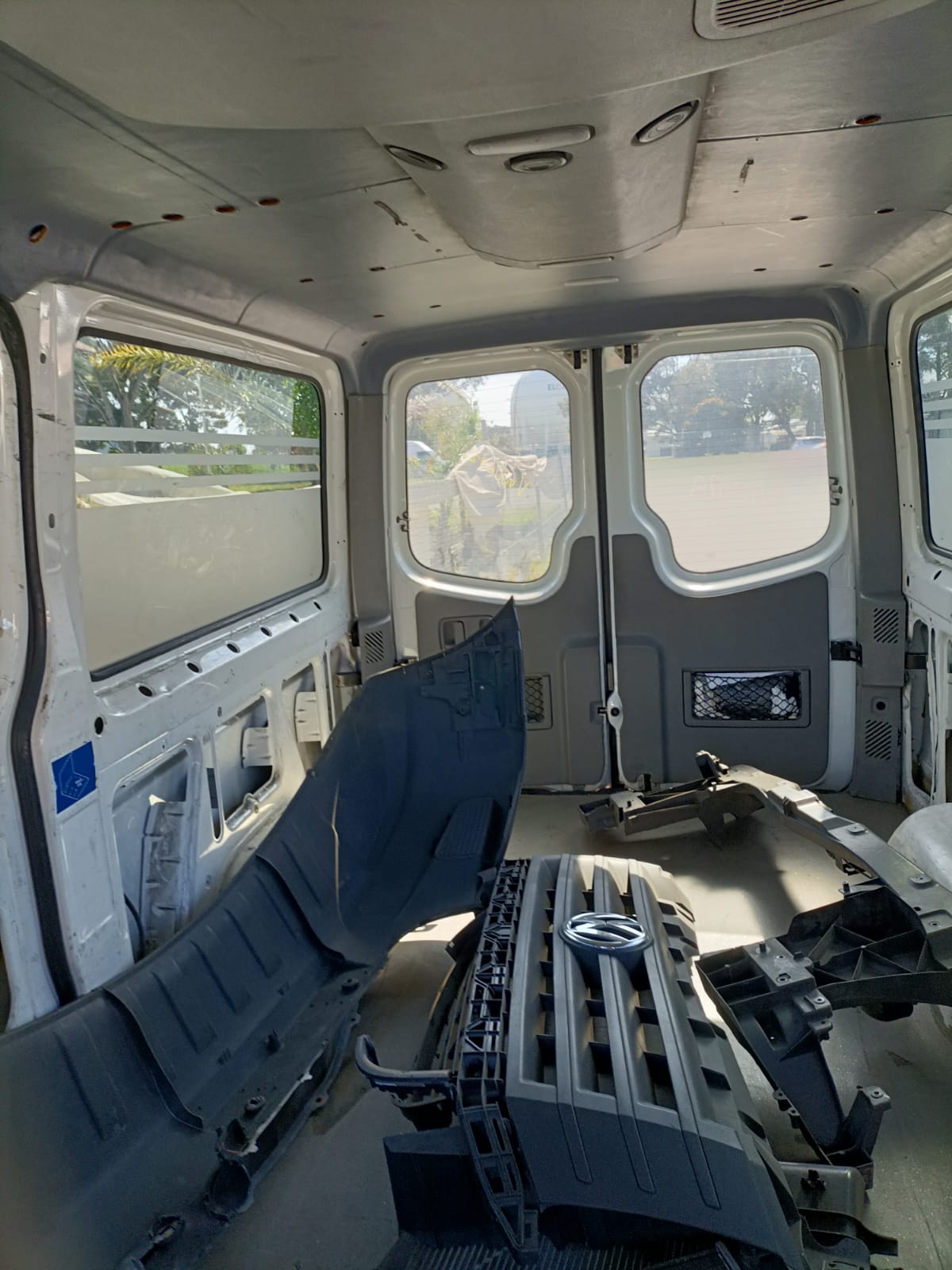 2012 VOLKSWAGEN CRAFTER DIESEL, 2.5, TURBO, BOSCH BRAND, 02/07-07/17 2E0612107B BRAKE BOOSTER