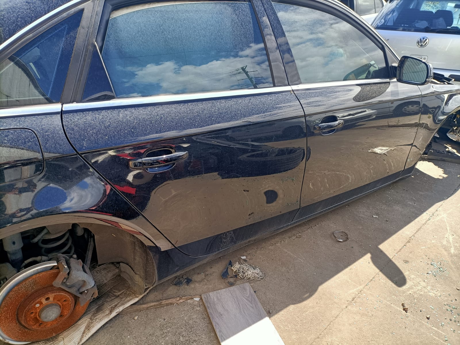 2010 AUDI A4 FRONT, W/ SUNROOF CONTROLS TYPE, BLACK, B8 8K, 04/08-06/12 8T0947111 COURTESY LIGHT