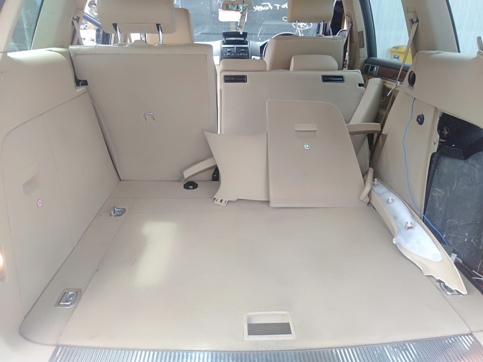 2007 VOLKSWAGEN TOUAREG 7L, W/ MOULD TYPE, 09/03-12/10 7L0833056M RIGHT REAR DOOR SLIDING