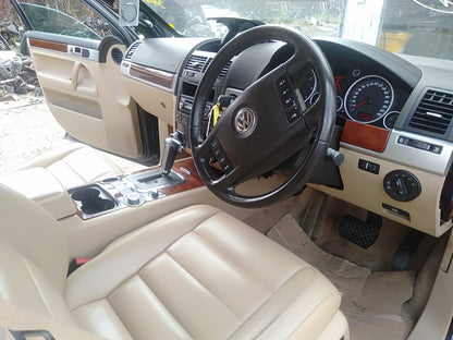 2007 VOLKSWAGEN TOUAREG 7L, W/ MOULD TYPE, 09/03-12/10 7L0831056L RIGHT FRONT DOOR