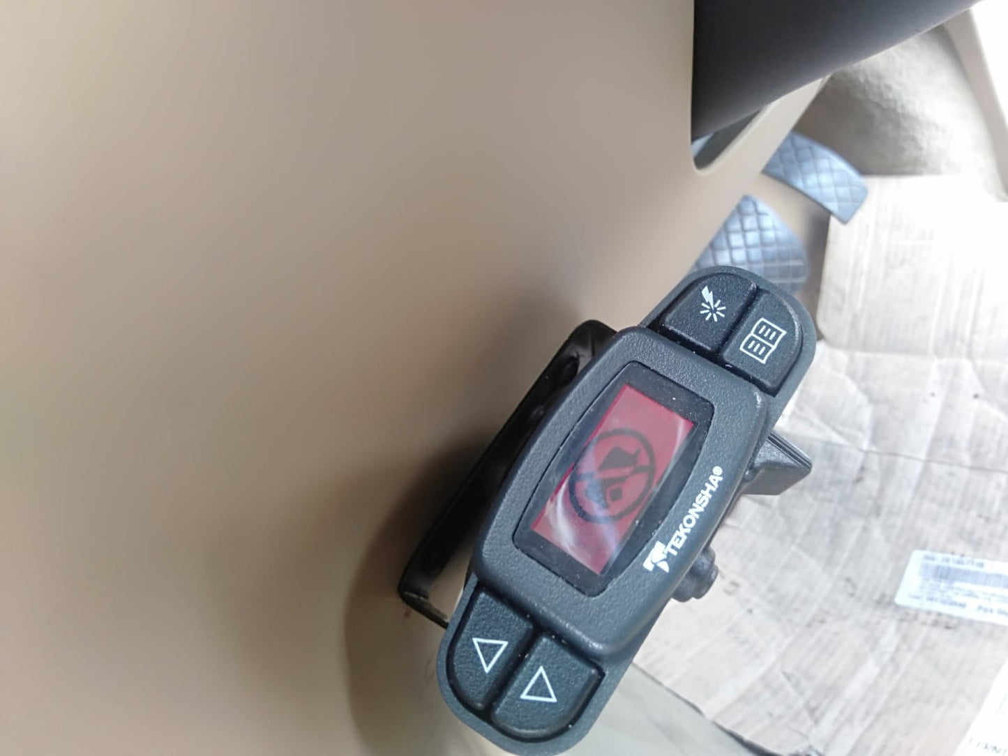 2007 VOLKSWAGEN TOUAREG 7L, 09/03-12/10 7L0837461F LEFT FRONT WINDOW REG MOTOR