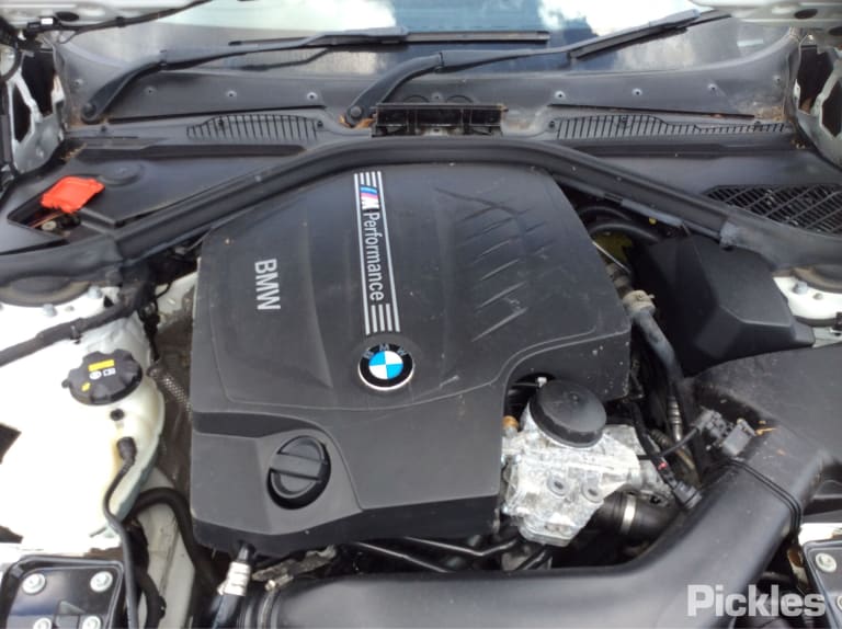 2016 BMW 1 SERIES F20/F22/F23, 01/14-04/19 33326792515 LEFT REAR HUB ASSEMBLY