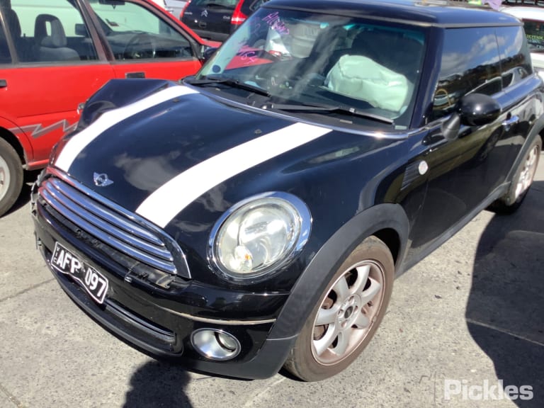 2010 MINI COOPER R56/R57, 3DR HATCH/CABRIO, 03/07-05/15 51337147395 LEFT FRONT DOOR WINDOW