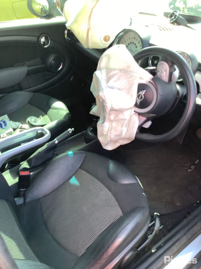 2010 MINI COOPER LEFT FRONT DOOR LOCK, R55/R56, HATCH/WAGON, 01/09-05/14 51212752597 DOOR BOOT GATE LOCK