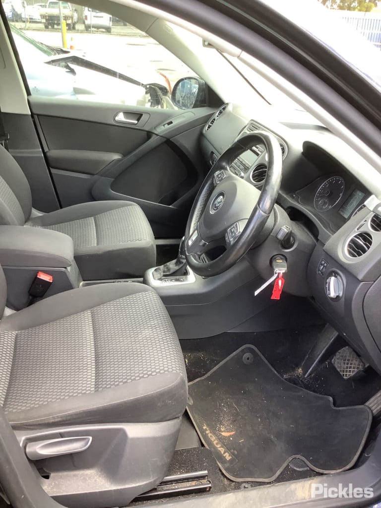 2011 VOLKSWAGEN TIGUAN 5N, BLACK, W/ CLOTH ARMREST TYPE, 05/08-08/16  CONSOLE