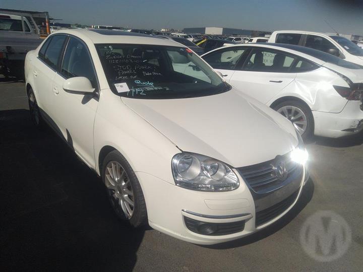 Wrecking 2008 VOLKSWAGEN JETTA for Used Parts VW1171