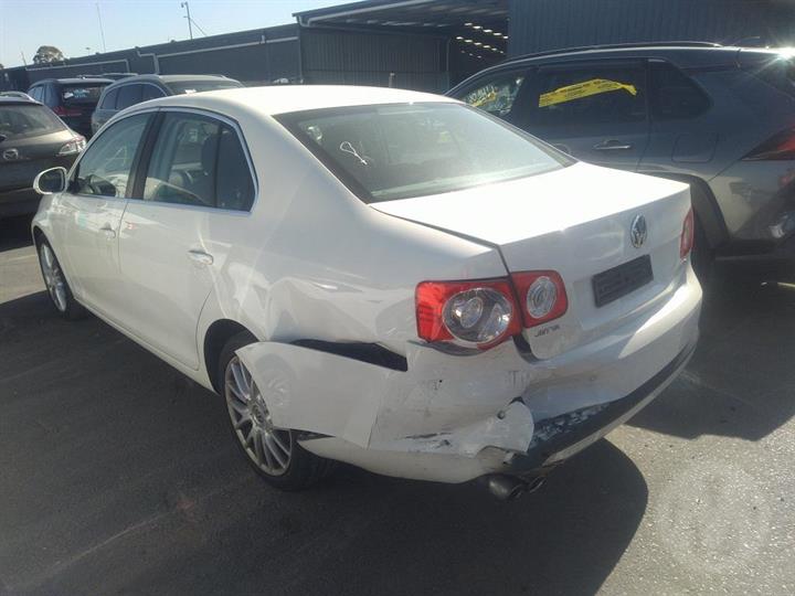 Wrecking 2008 VOLKSWAGEN JETTA for Used Parts VW1171