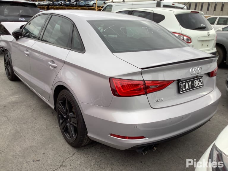 2014 AUDI A3 8V, A3, SEDAN, MANUAL FOLD, NON LANE CHANGE ASSIST TYPE (6XC/7Y0), 11/13-10/20 8V5857409C LEFT DOOR MIRROR