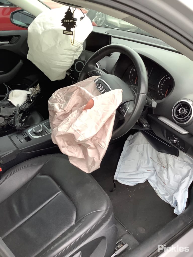 2014 AUDI A3 8V, A3, SEDAN, MANUAL FOLD, NON LANE CHANGE ASSIST TYPE (6XC/7Y0), 11/13-10/20 8V5857409C LEFT DOOR MIRROR