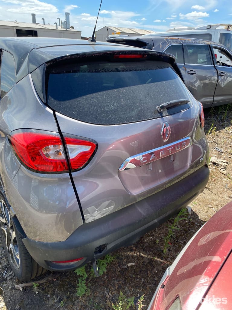 2016 RENAULT CAPTUR J87, 08/14- 651000391R BONNET