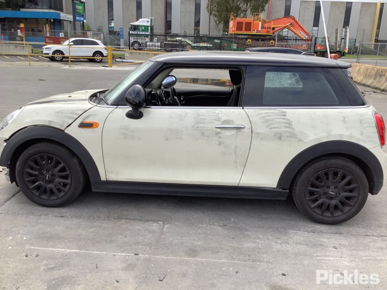 2018 MINI COOPER F55/F56, STANDARD TYPE, 04/14- 31316852412 RIGHT FRONT STRUT