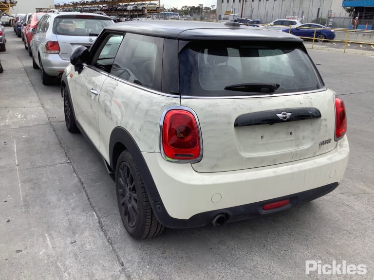 2018 MINI COOPER F55/F56, STANDARD TYPE, 04/14- 31316852412 RIGHT FRONT STRUT