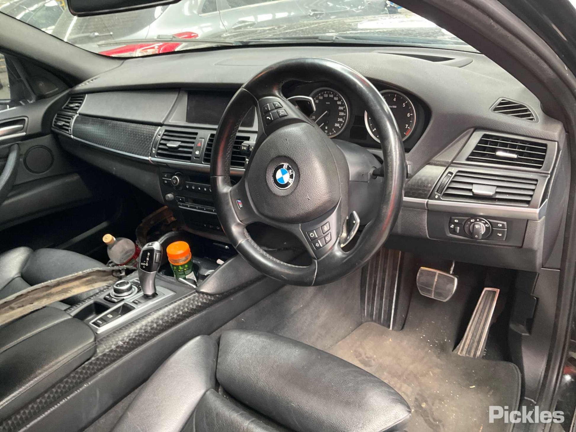 2013 BMW X6 E71, 05/12-11/14  FUEL DOOR FILLER