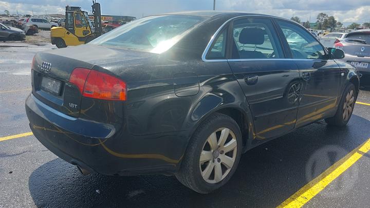 Wrecking 2006 AUDI A4 for Used Parts AU1528