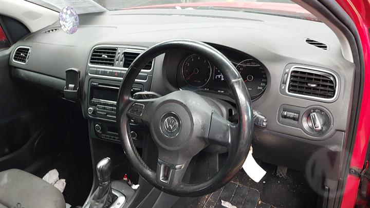 2014 VOLKSWAGEN POLO STEERING WHEEL, 6R, COMFORTLINE/GTI, 05/10-05/14 5K0880201AC RIGHT AIRBAG