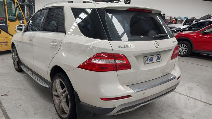 2012 MERCEDES M CLASS W166, 03/12-01/16 A1666200534/A1666205901 RADIATOR SUPPORT