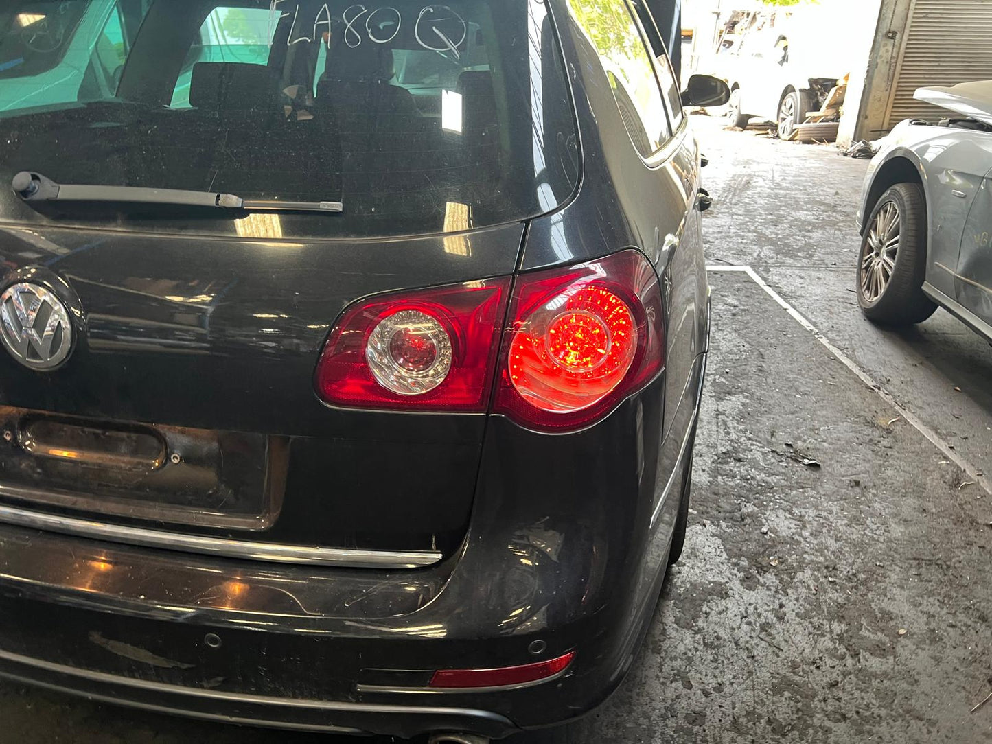 2010 VOLKSWAGEN PASSAT 3C/MK6 B6, WAGON, 03/06-09/10 3C9833055D LEFT REAR DOOR SLIDING