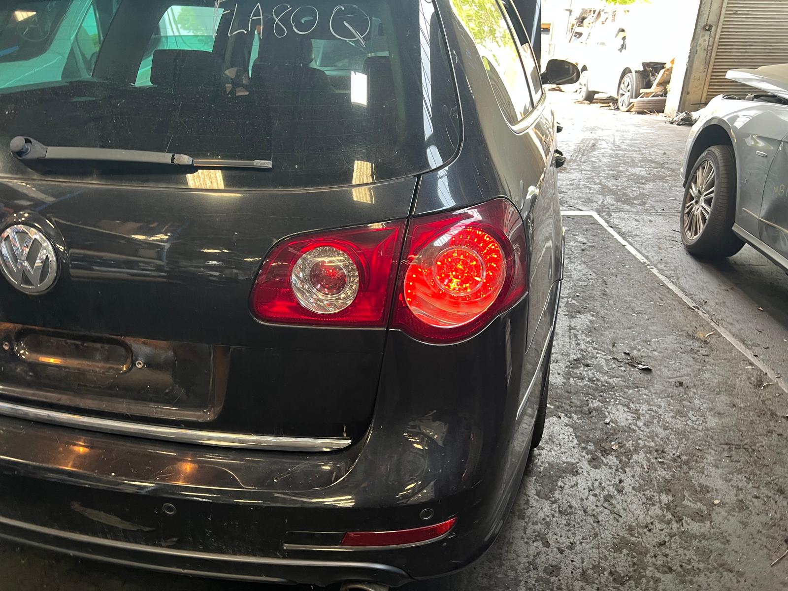 2010 VOLKSWAGEN PASSAT LEFT REAR DOOR LOCK, 3C/MK6 B6-B7, SEDAN/WAGON, P/N 3C4839015A, 03/06-05/15 3C4839015A DOOR BOOT GATE LOCK