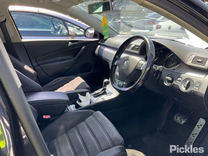 2010 VOLKSWAGEN PASSAT RIGHT FRONT DOOR LOCK, 3C/MK6 B6-B7, SEDAN/WAGON, P/N 3C2837016A, 03/06-05/15 3C2837016A DOOR BOOT GATE LOCK