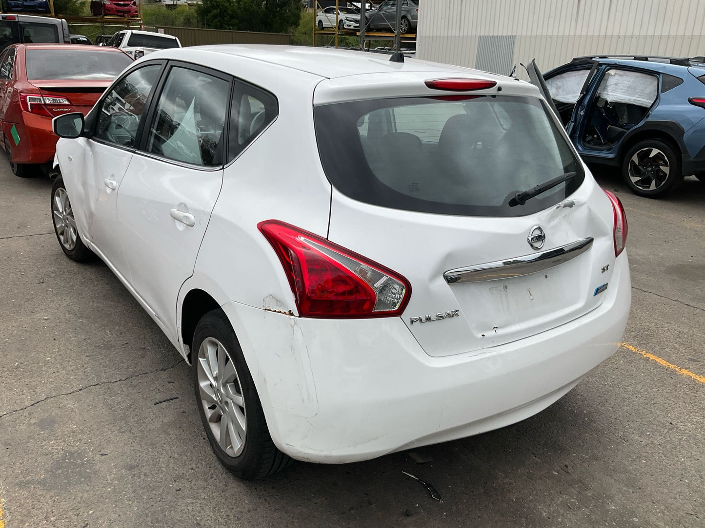 2015 NISSAN PULSAR C12, HATCH, 05/13-12/16  RIGHT FRONT DOOR WINDOW