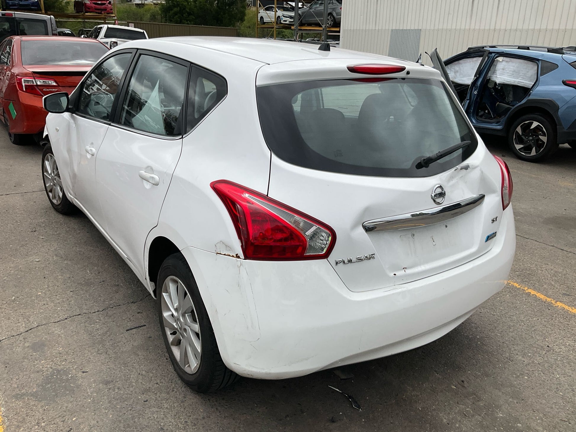2015 NISSAN PULSAR C12, HATCH, 05/13-12/16  RIGHT FRONT DOOR WINDOW