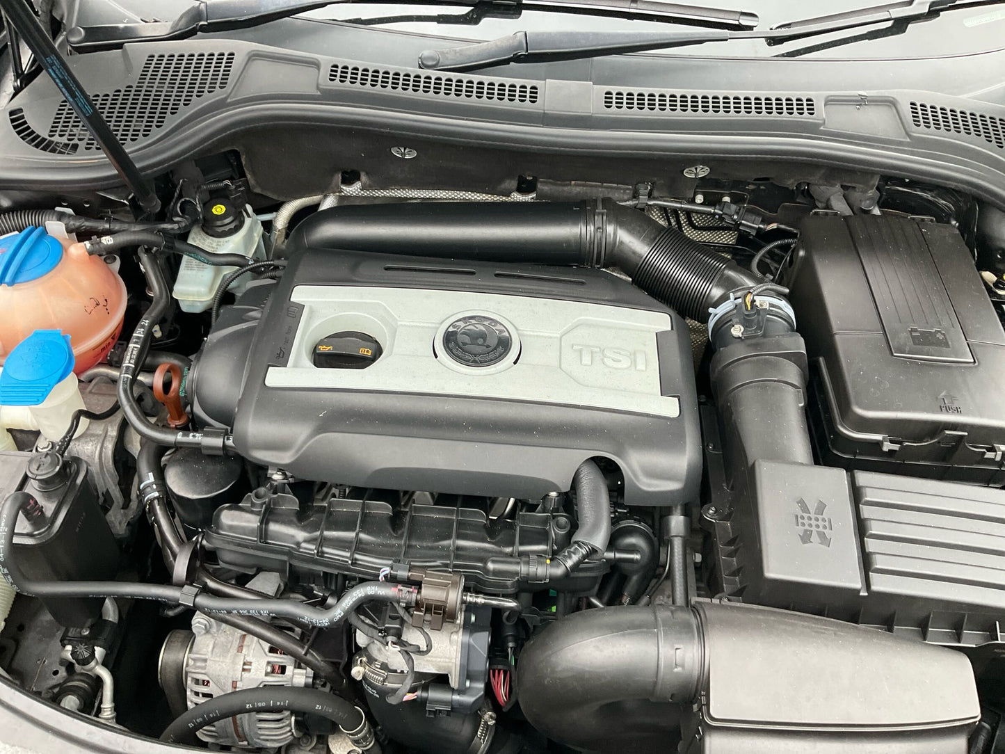 Wrecking 2013 SKODA SUPERB for Used Parts SK1567