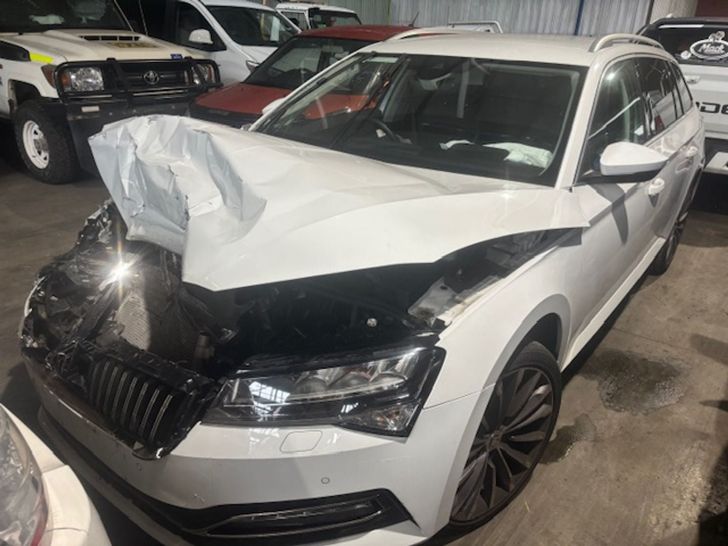 Wrecking 2022 SKODA SUPERB for Used Parts SK1590