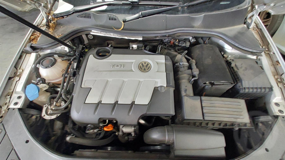 2010 VOLKSWAGEN PASSAT LEFT FRONT DOOR LOCK, 3C/MK6 B6-B7, SEDAN/WAGON, P/N 3C2837015A, 03/06-05/15 3C2 837 015 A DOOR BOOT GATE LOCK
