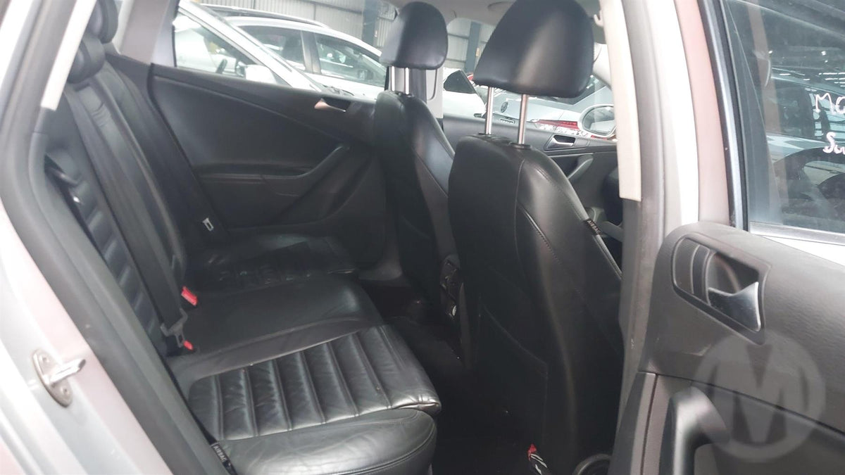 2010 VOLKSWAGEN PASSAT 3C/MK6 B6-B7, ROUND BUTTONS, STANDARD TYPE, 03/06-05/15 3C8419091BE STEERING WHEEL
