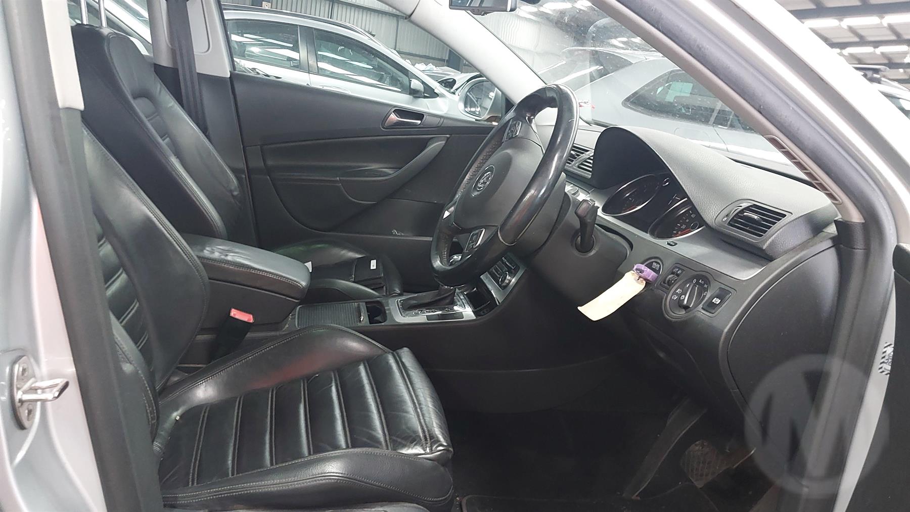 2010 VOLKSWAGEN PASSAT LEFT FRONT DOOR LOCK, 3C/MK6 B6-B7, SEDAN/WAGON, P/N 3C2837015A, 03/06-05/15 3C2 837 015 A DOOR BOOT GATE LOCK