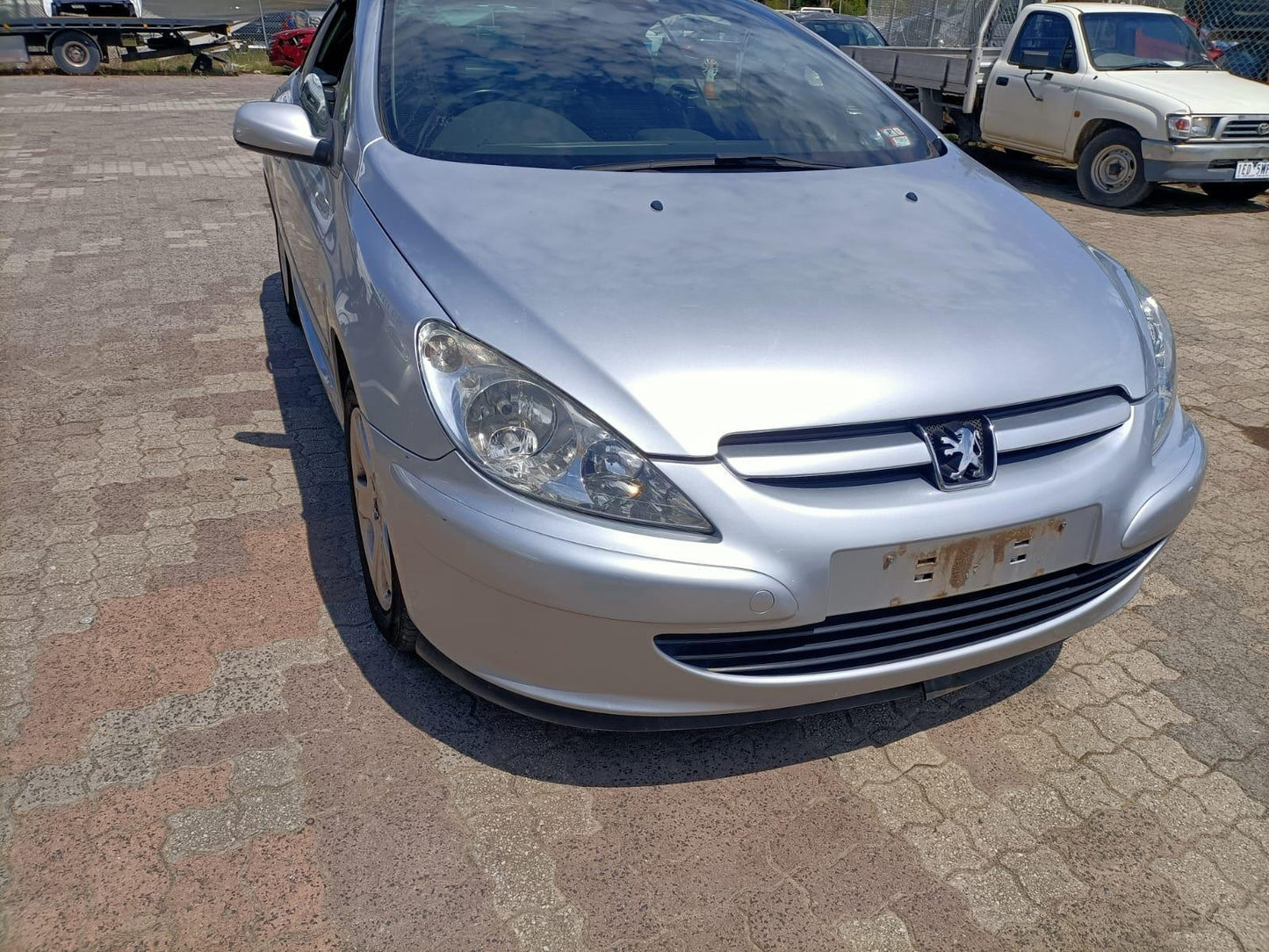 2005 PEUGEOT 307 T5, PAIR, 12/01-04/05 8143HH  8143GC SUNVISOR