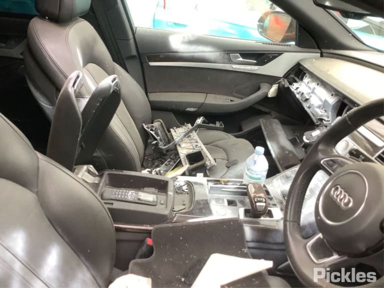 2014 AUDI A8 D4, FRONT CAMERA (GRILLE MOUNTED), 08/10-06/17  REVERSE CAMERA