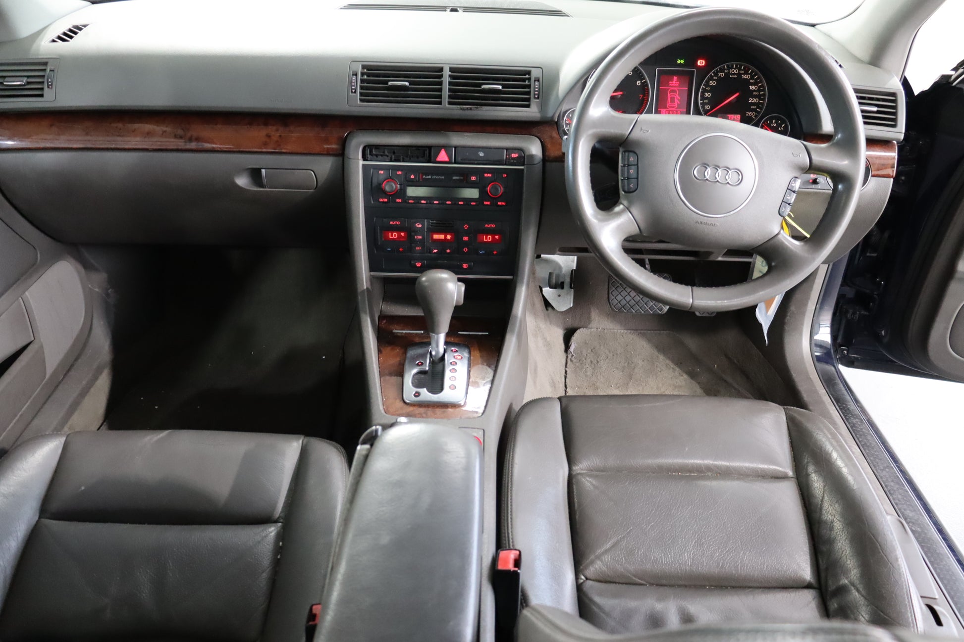 2004 AUDI A4 B6 07/01-02/05 8E0947106 COURTESY LIGHT