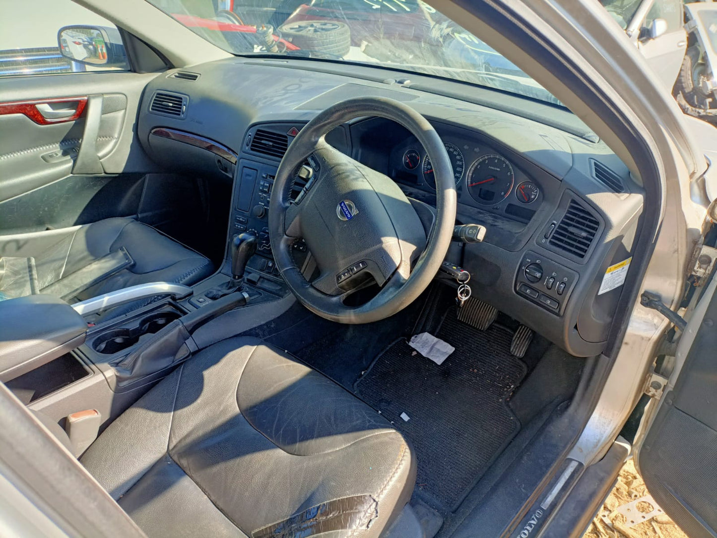 2003 VOLVO XC70 04/03-11/07  RIGHT REAR DOOR WINDOW